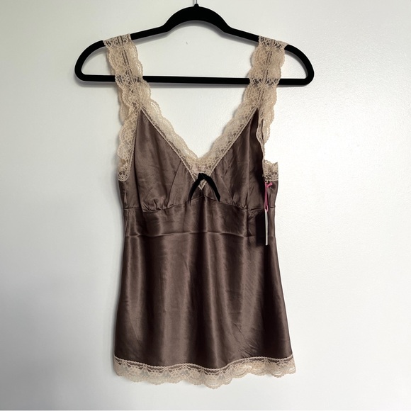 Elegant Lace-Trimmed Brown Chemise - Picture 1 of 8